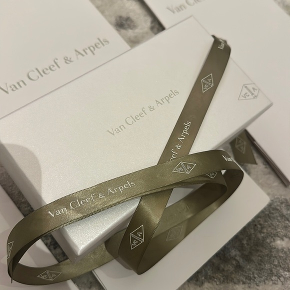 Van Cleef Arpels Ribbon - Picture 2 of 3